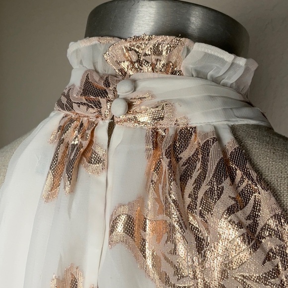 Express White and Gold Floral Blouse - Picture 5 of 9
